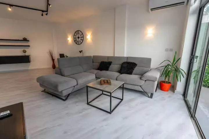 Seafront Penthouse Paradise Views Of Balluta Bay Saint Julian's 0*,  Malta