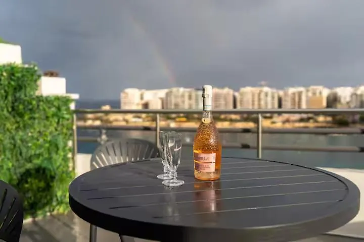 Seafront Penthouse Paradise Views Of Balluta Bay سانت جوليان مالطا